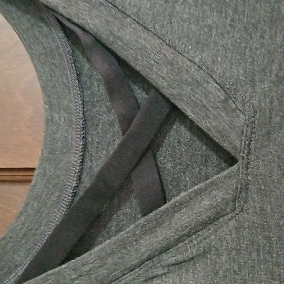 CAbi ATC Crossback Sweatshirt- M - Picture 4 of 5